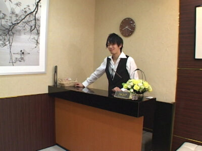 美容室のイケメン店員が客にエッチな接客サービス！！ ゲイ向けアダルト動画の魅力とレビュー