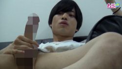 オトコノコのオナニー エイジ君22歳 を解説